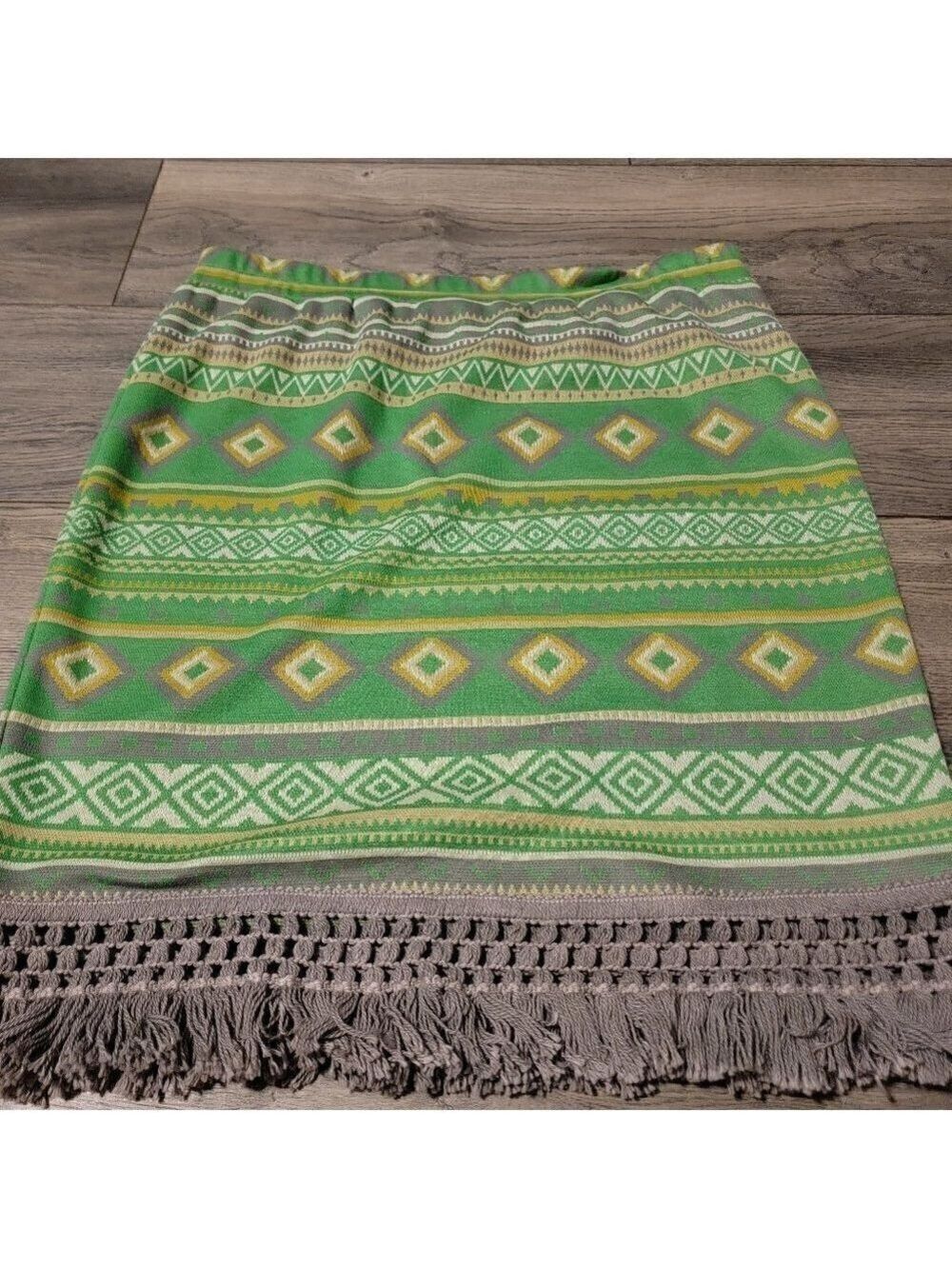 Cousin Earl knit skirt with fringe detail.  size medium